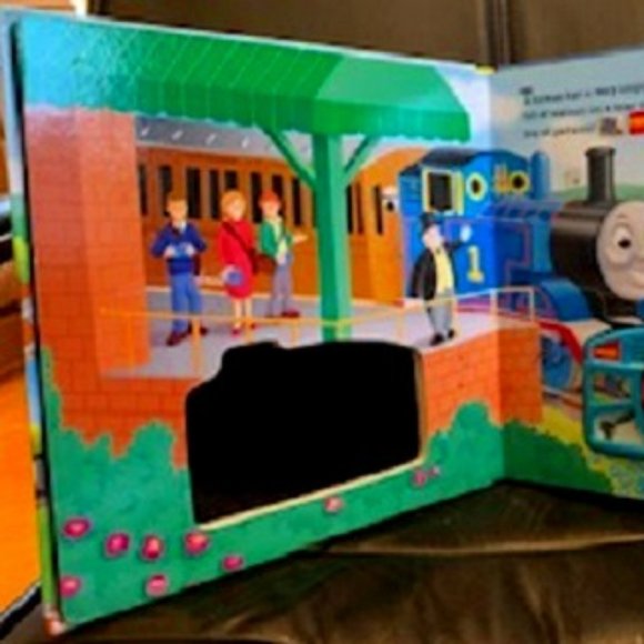 Thomas the Tank Engine: Camera Tour (Interactive Sound Book) Hardcover - Picture 7 of 10